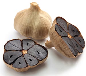 黒にんにくが熟成されると糖とアミノ酸が高温下で化学反応が起きて、メラノイジン